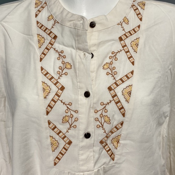 Woman’s Knox rose top - Picture 3 of 8